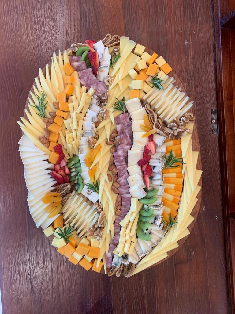 מגש גבינות L משקל 2 ק"ג | 549&nbsp;₪