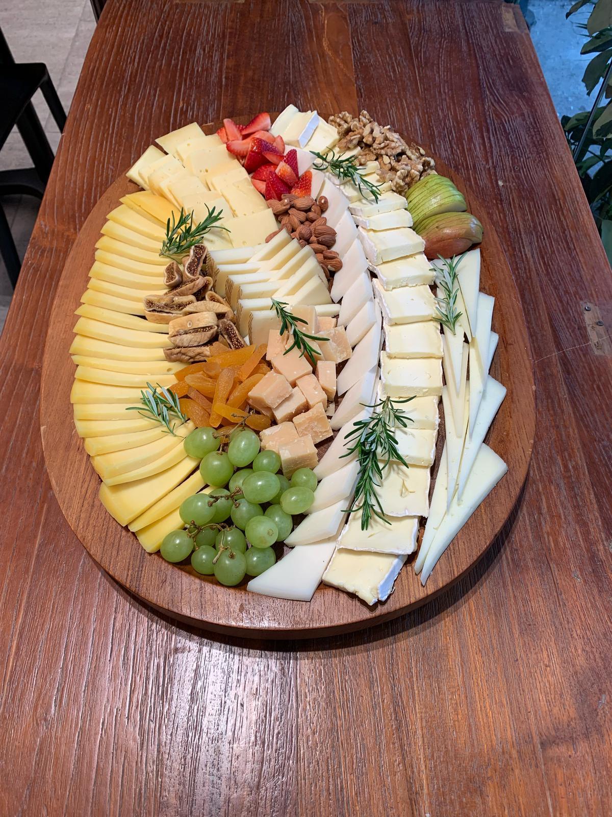 מגש גבינות L משקל 1.5 ק"ג | 469&nbsp;₪